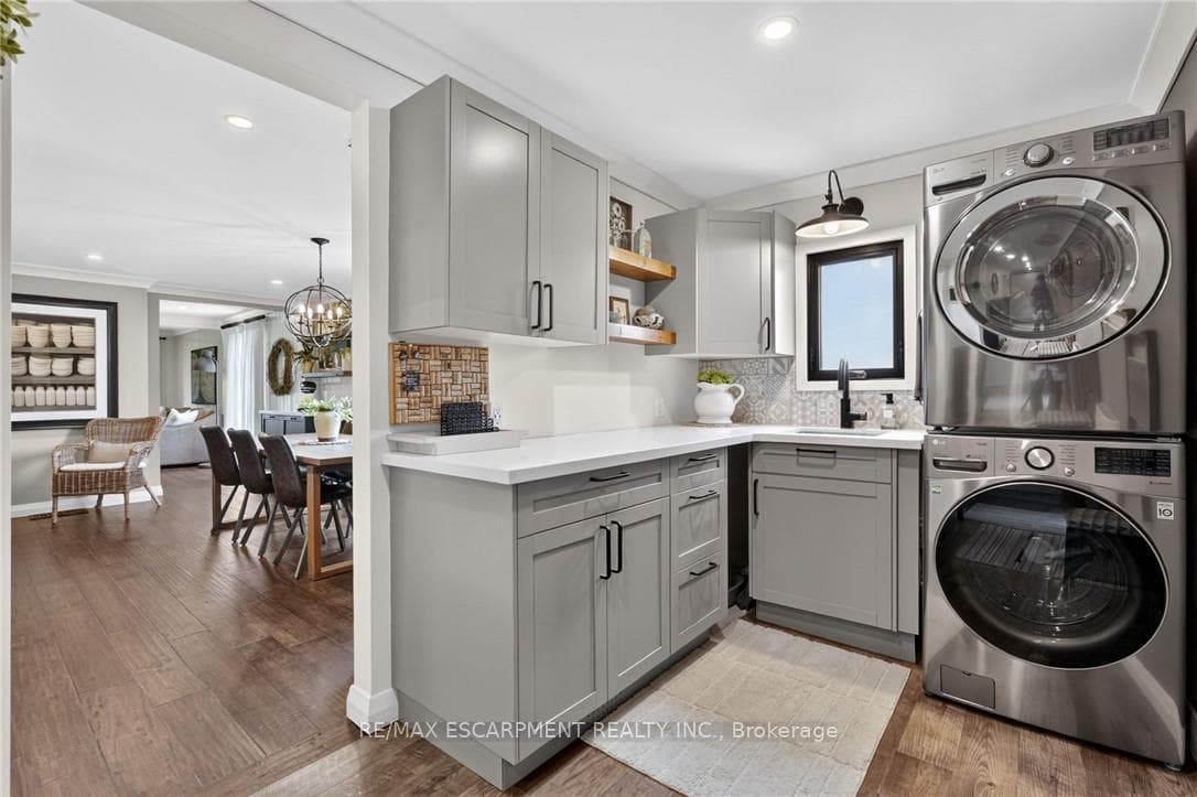 3754 LAKESHORE Road photo 23