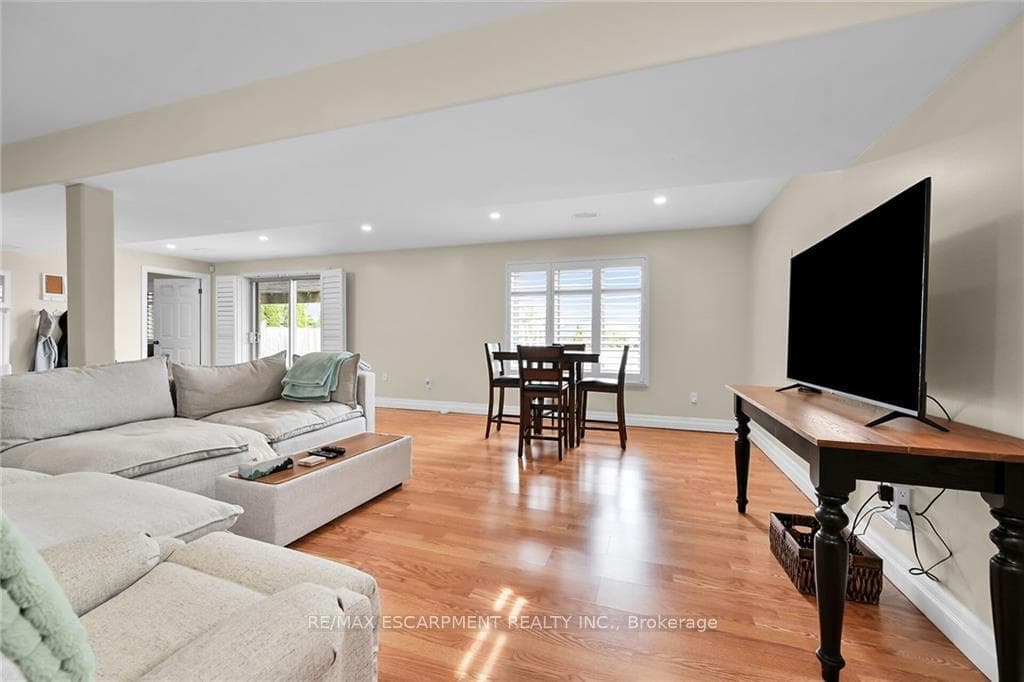 51 ASHBURY Lane photo 25