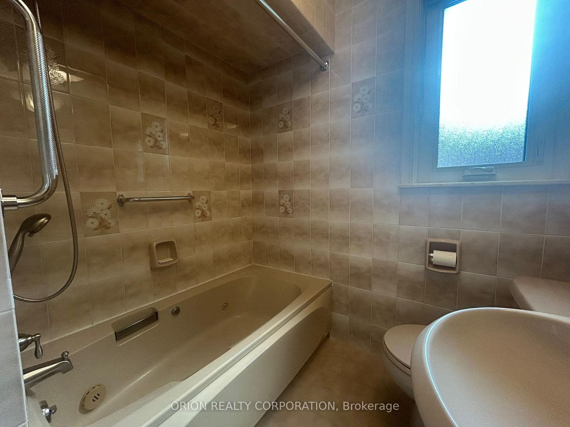 258 Viewmount Avenue photo 17
