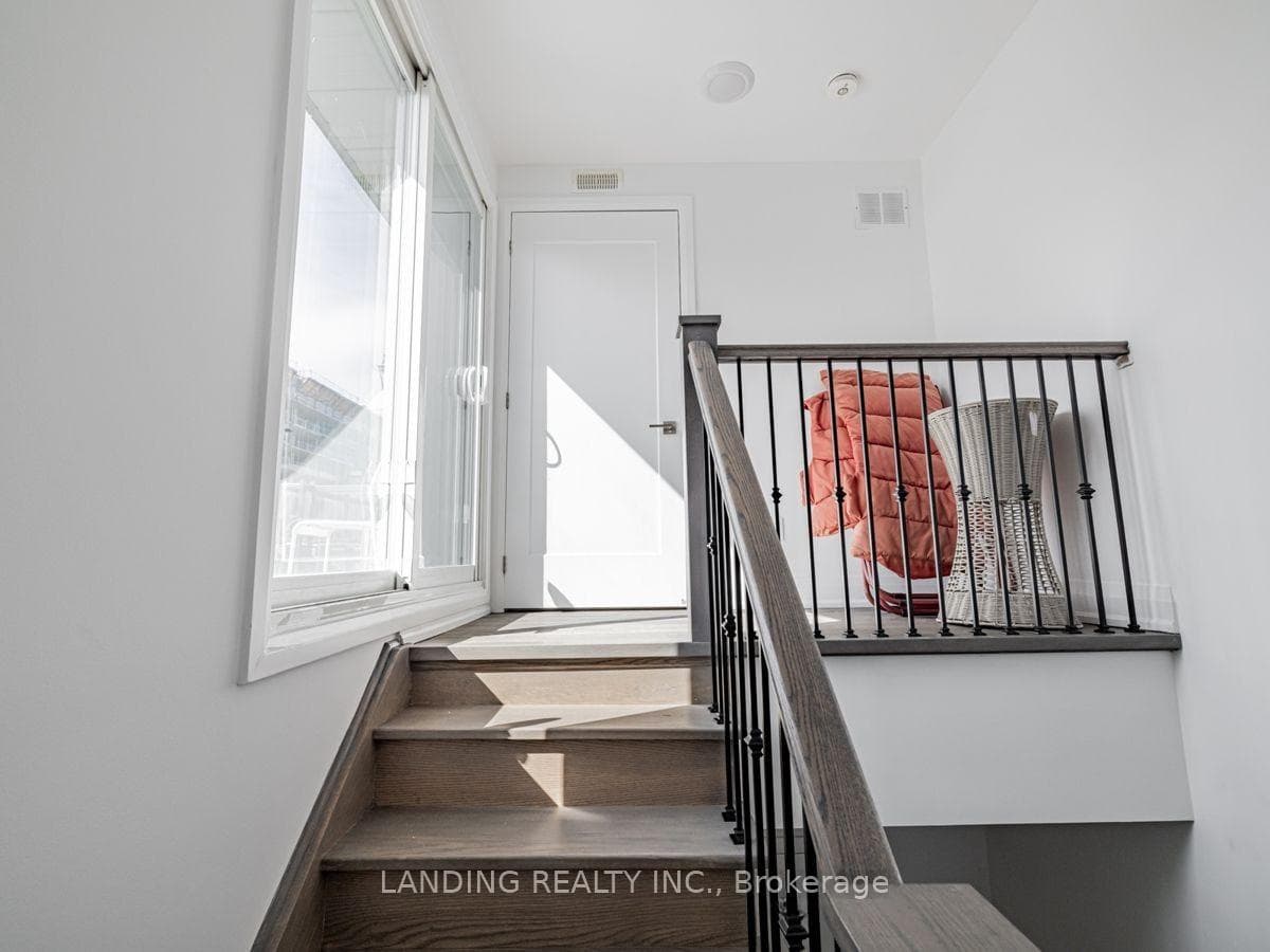 17 Greenbriar Road Unit 1 photo 14