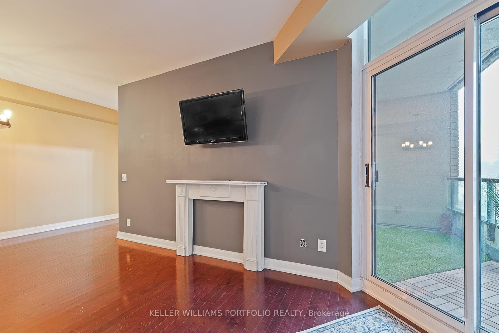88 Broadway Avenue Unit 201 photo 14