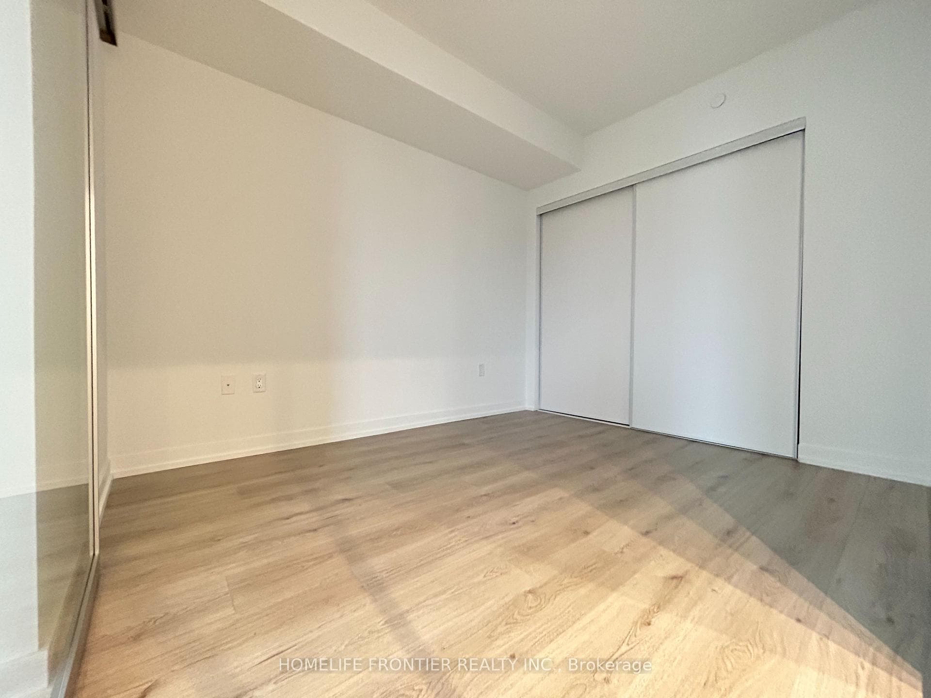 395 Bloor Street Unit 1812 photo 14
