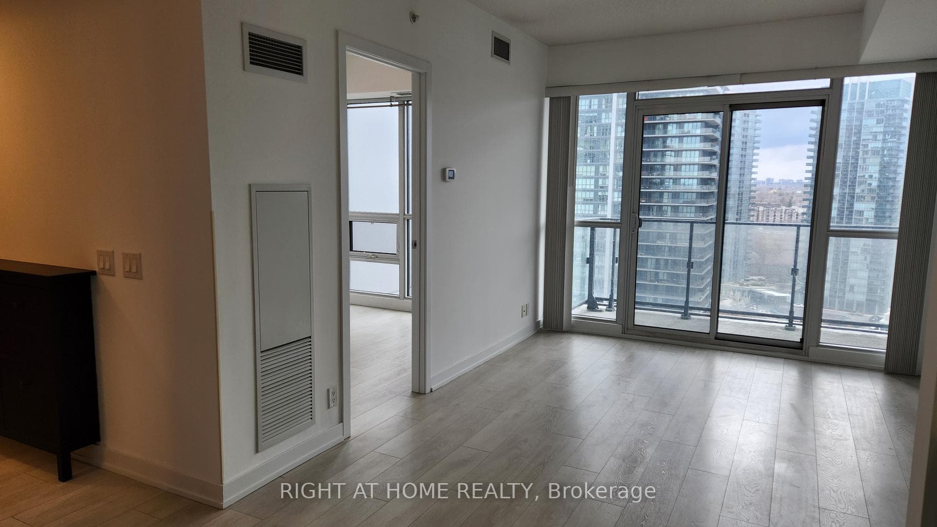 2200 Lake Shore Boulevard Unit 2205 photo 11