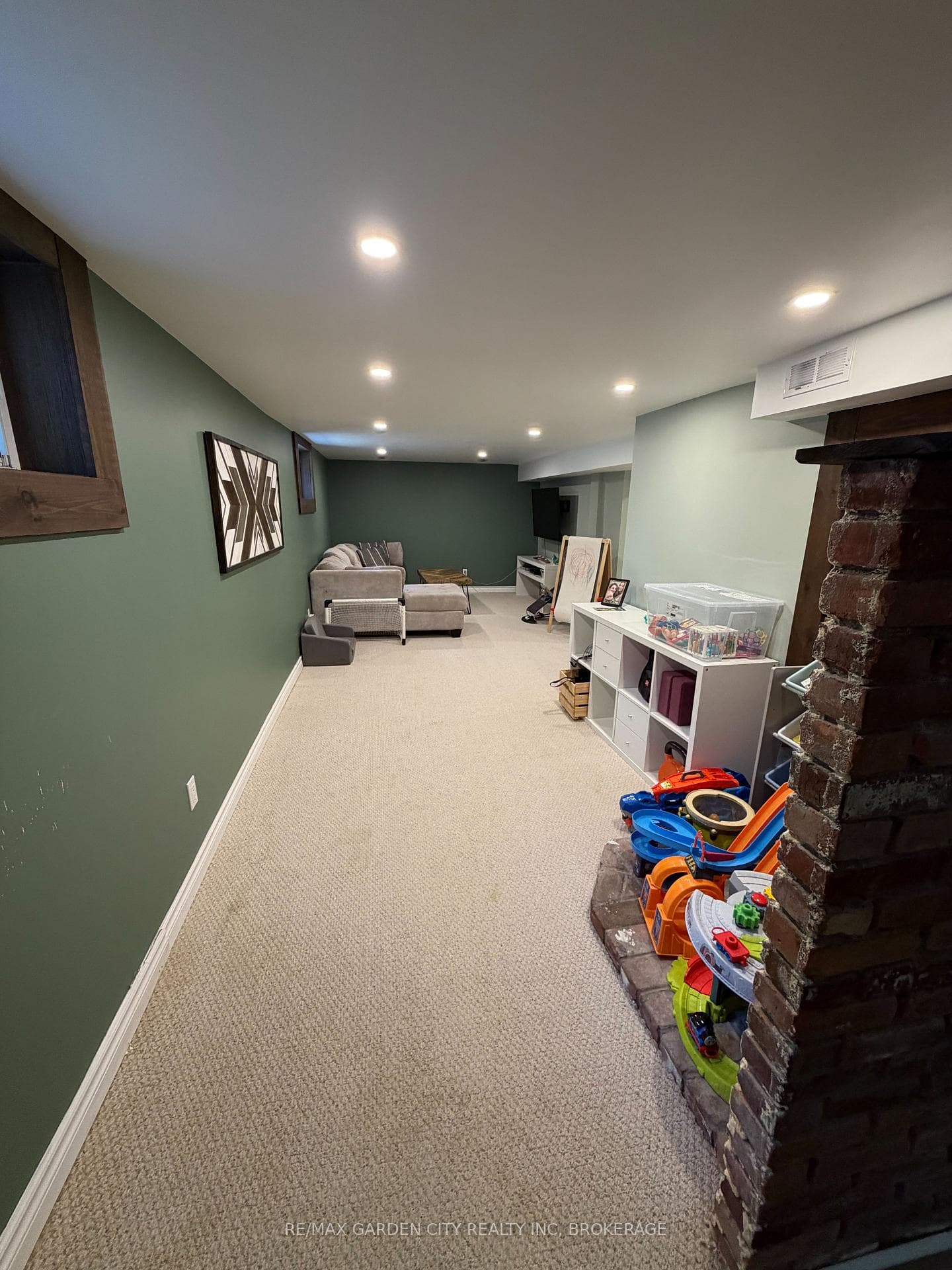 39 Margery Avenue photo 10