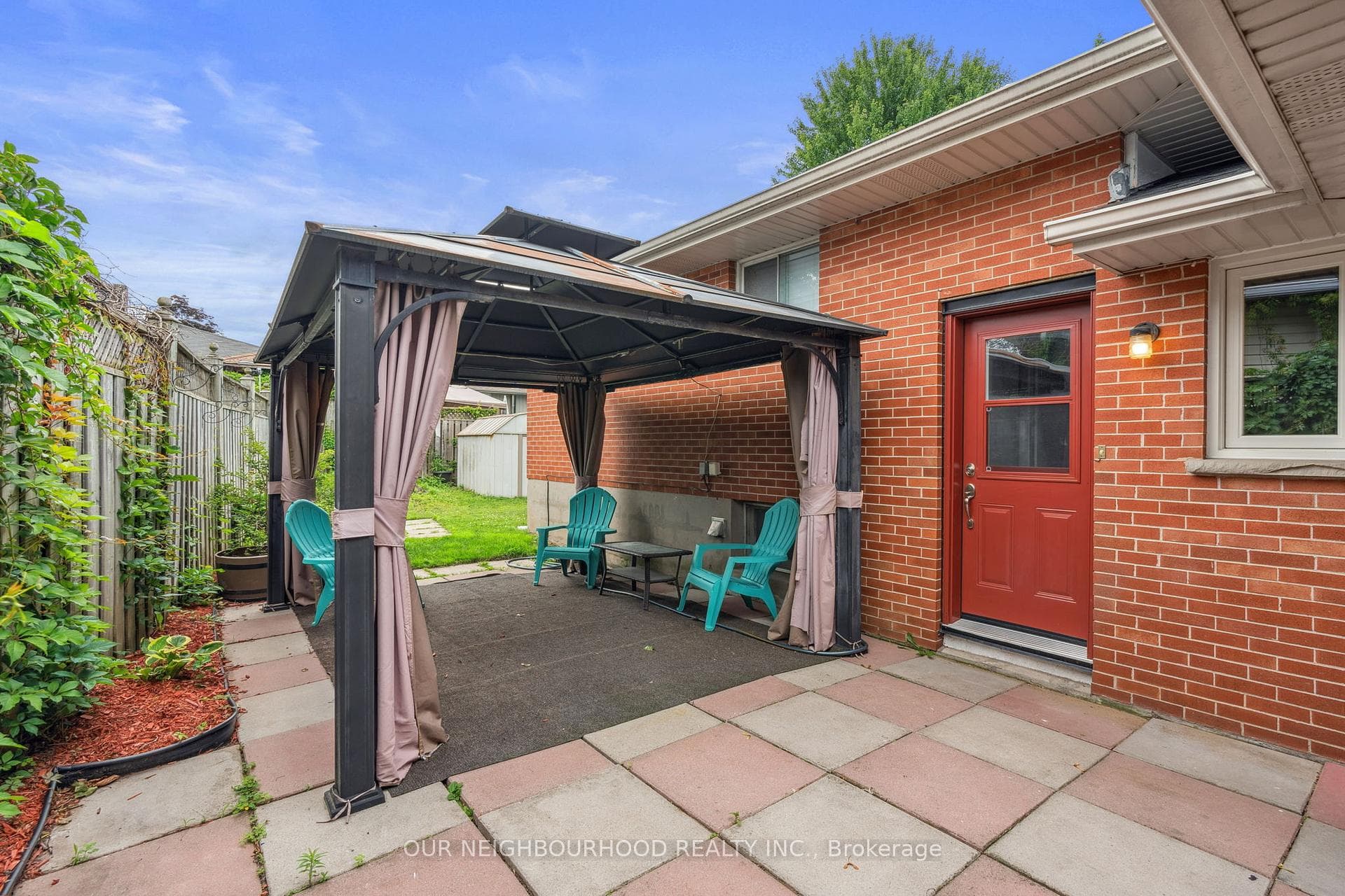 1223 Wakefield Crescent photo 40
