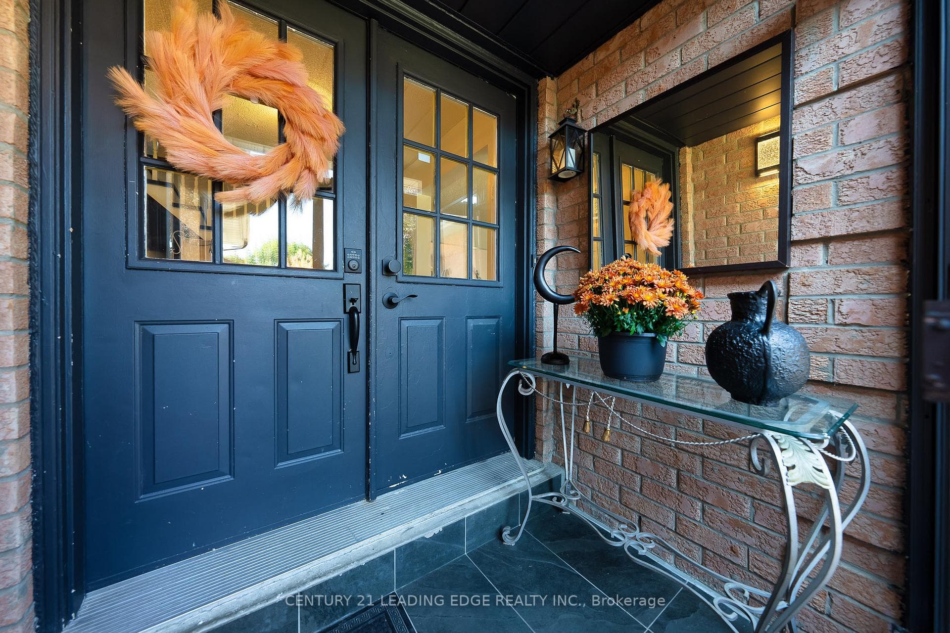 32 Milner Crescent photo 5