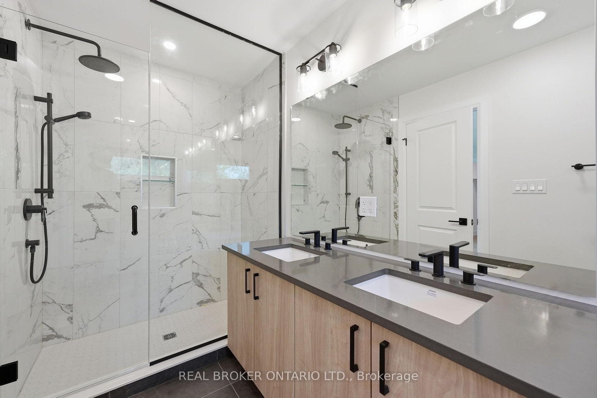 6325 Jewel Common photo 15