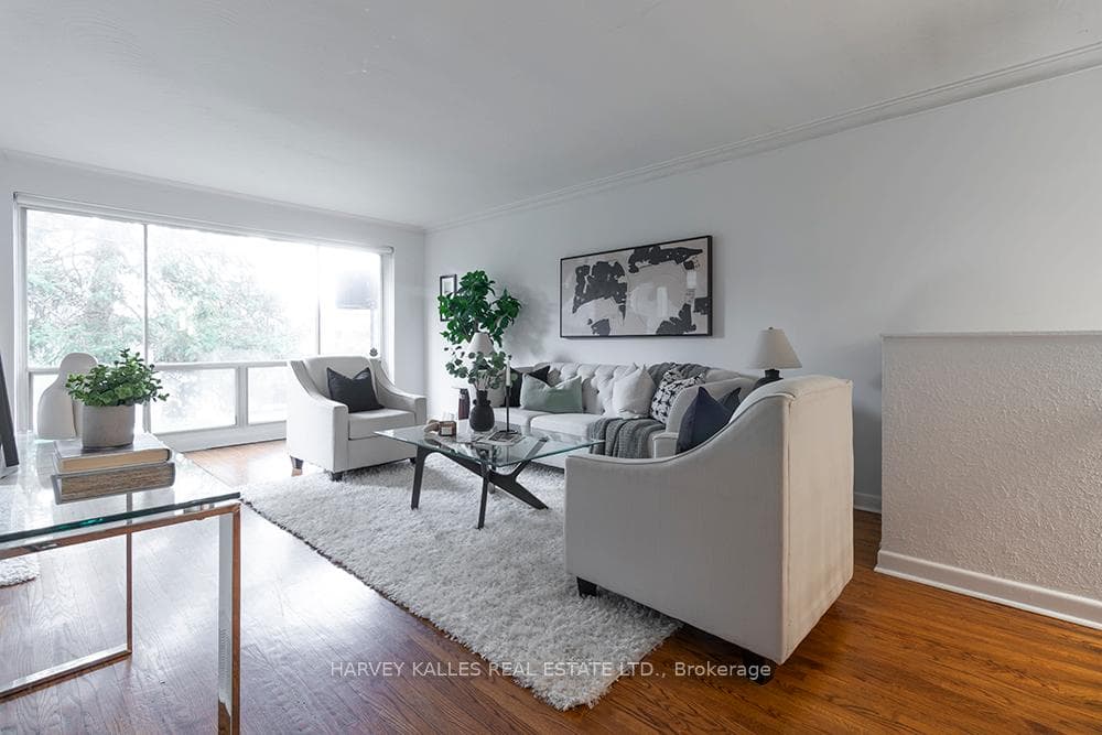 135 Combe Avenue photo 3