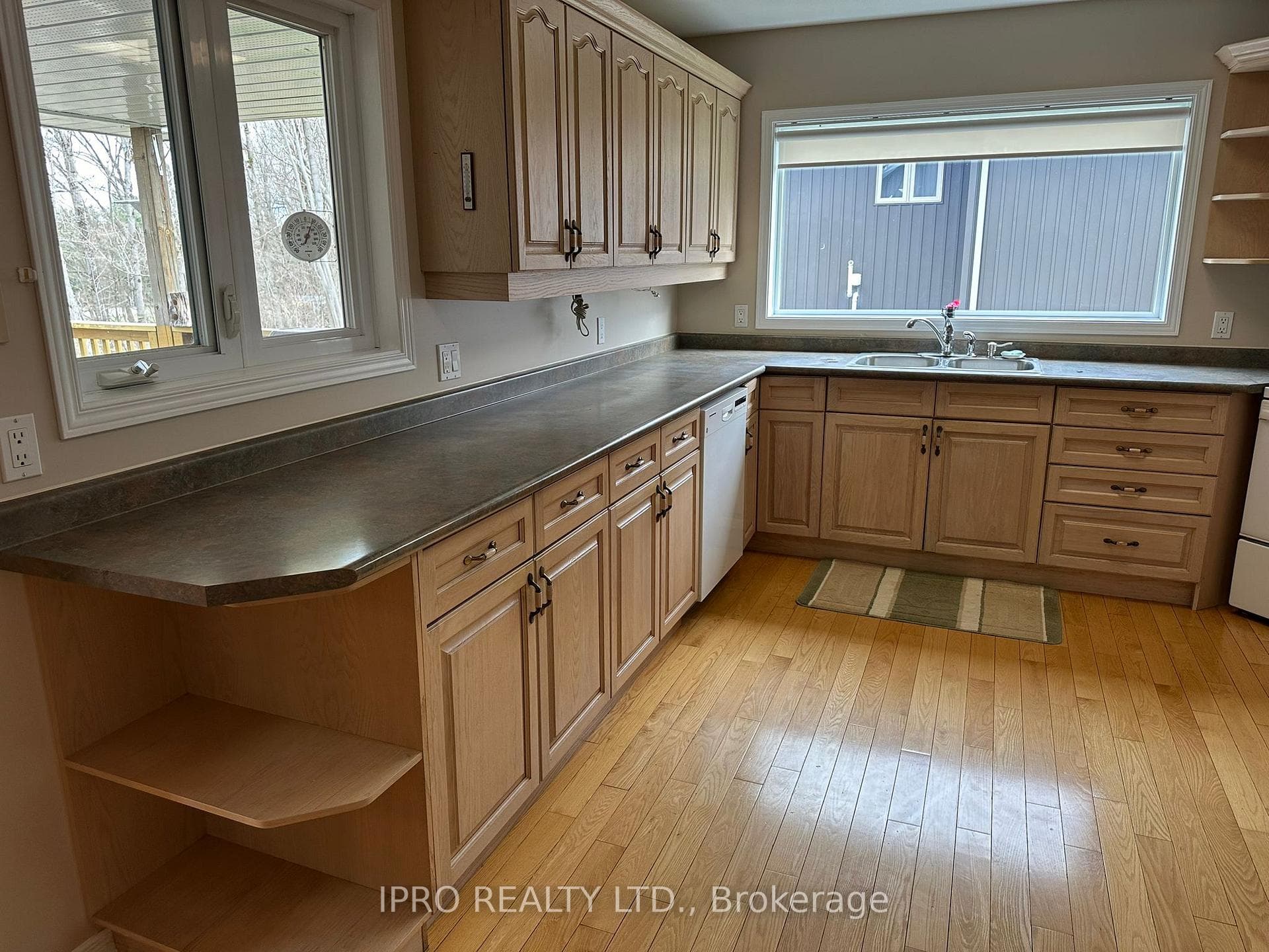 188 Maple Heights Drive photo 9
