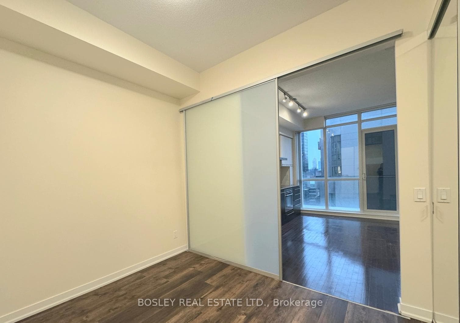 770 Bay Street Unit 2708 photo 6
