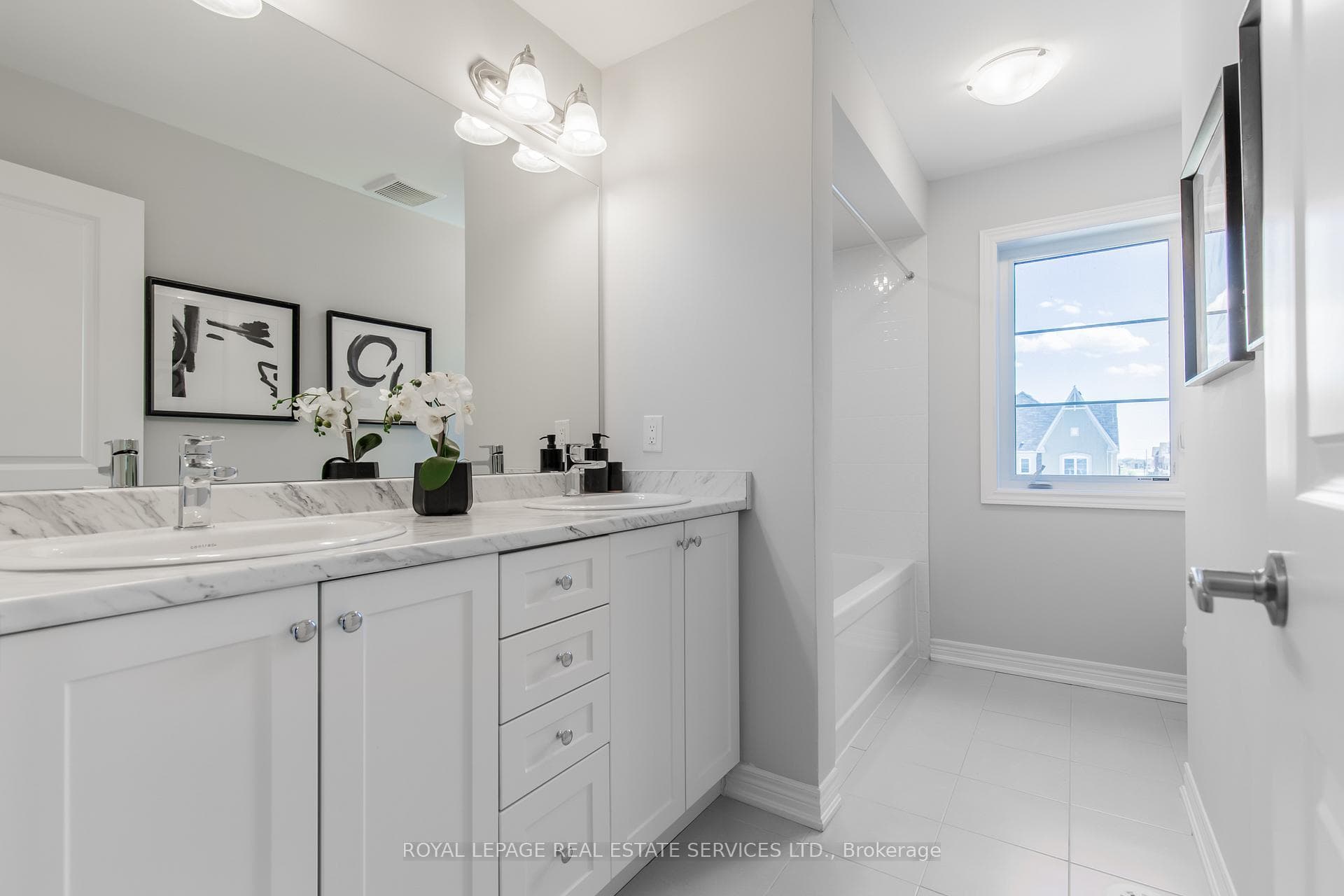 116 Cornell Centre Boulevard photo 34