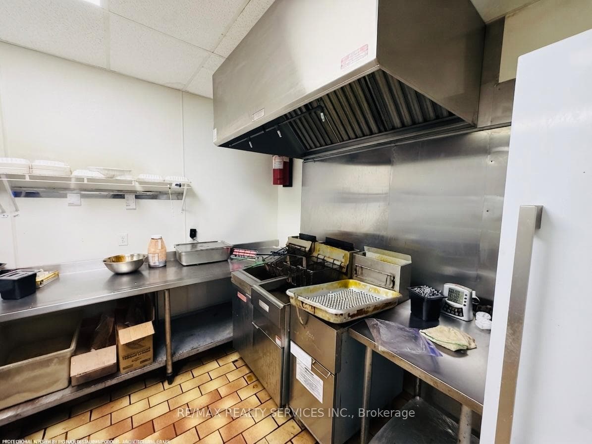 161 Clarke Road photo 16