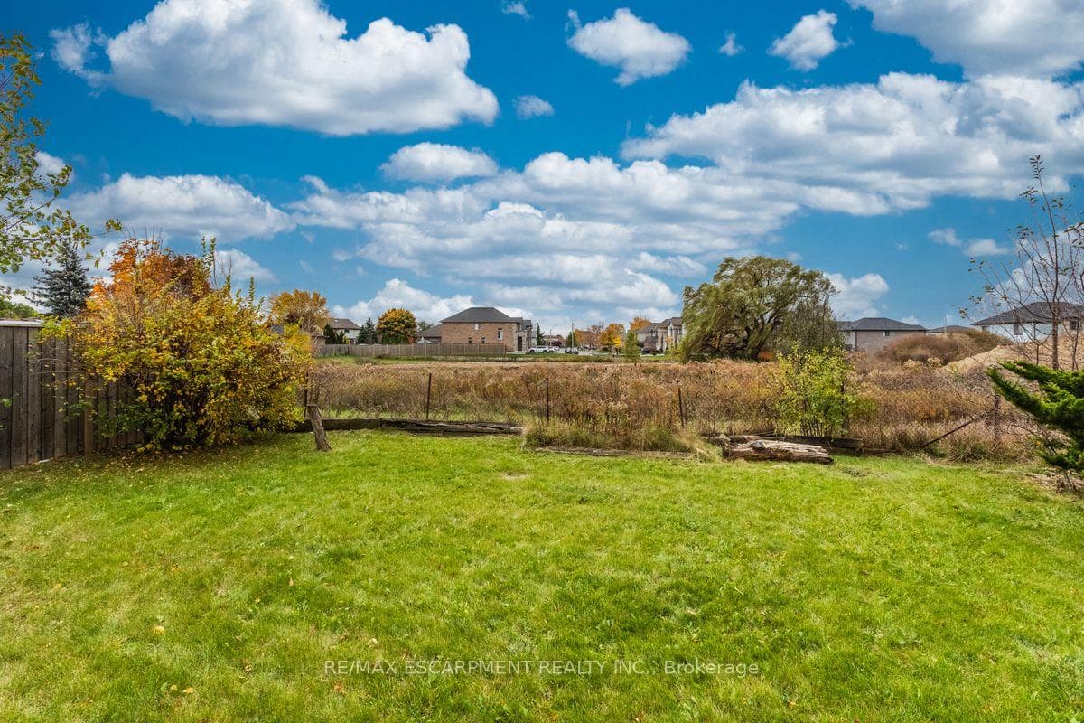 228 Eaglewood Drive photo 35