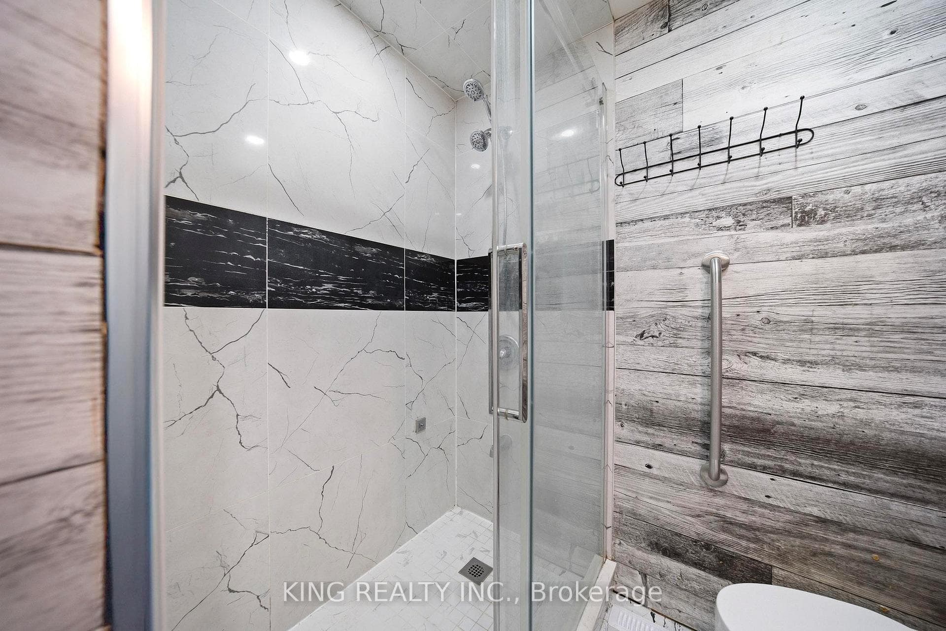 1181 Arnold Street photo 22