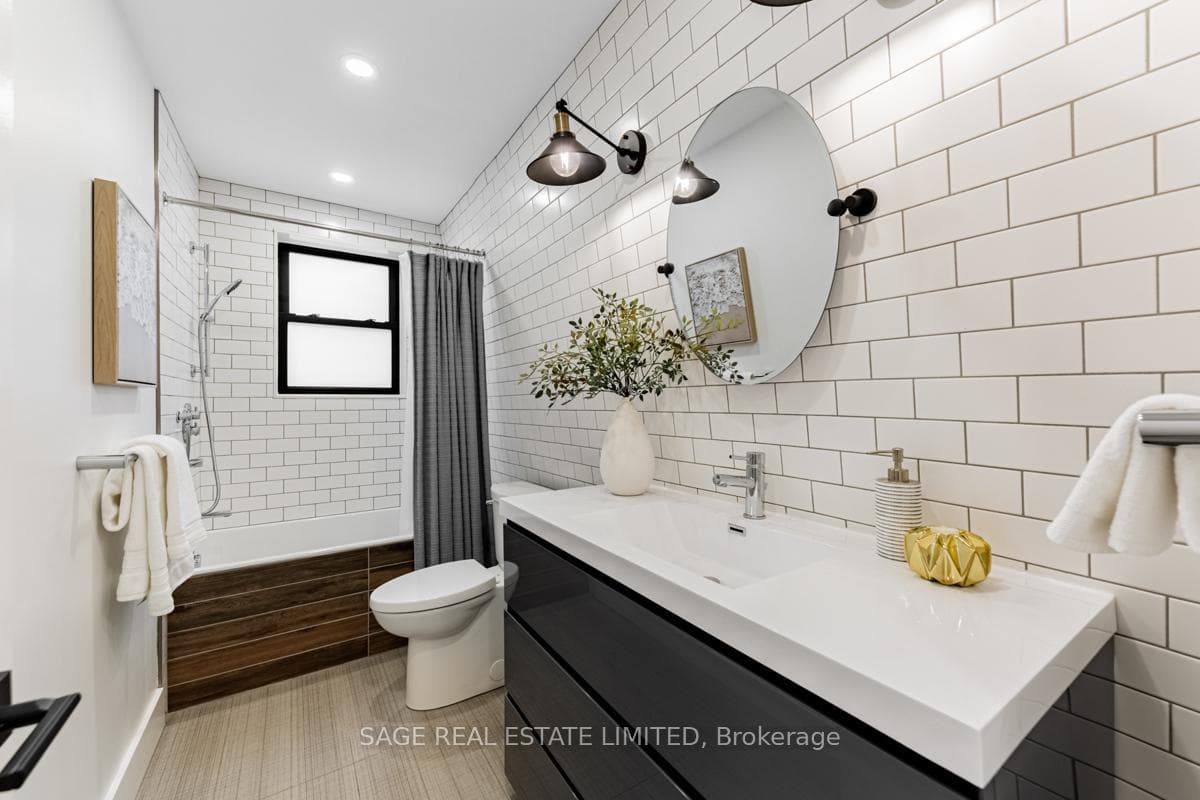 237 Lumsden Avenue photo 20