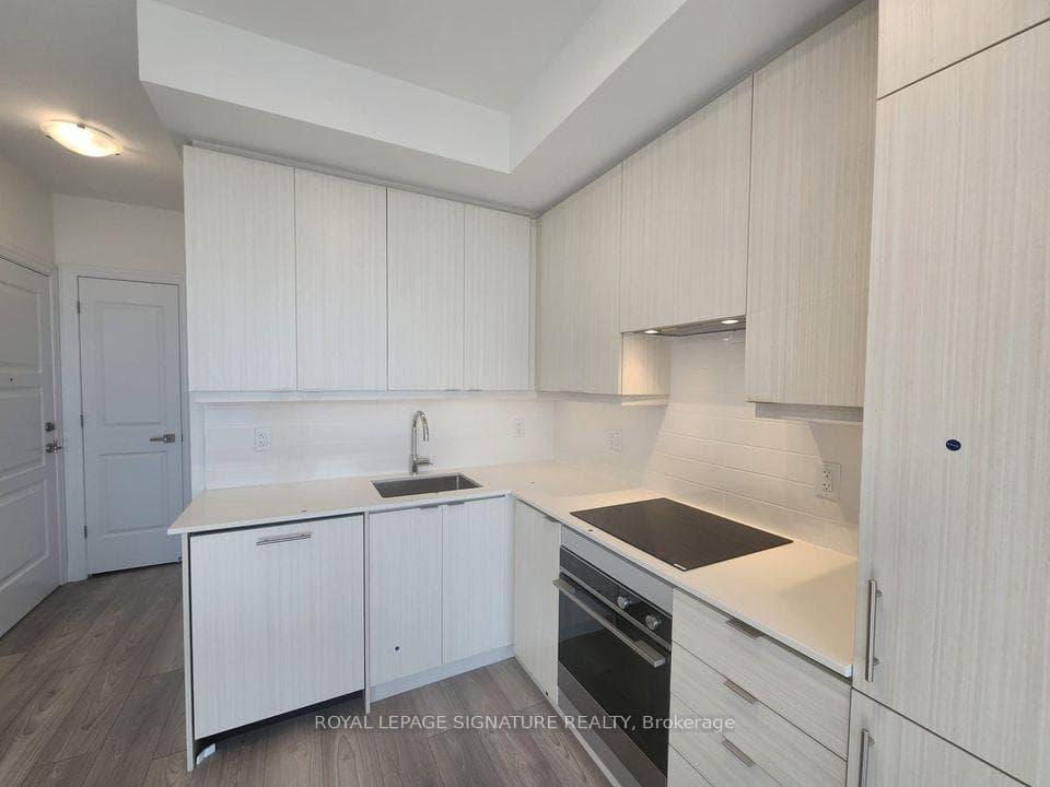 36 Elm Drive Unit 3205 photo 5
