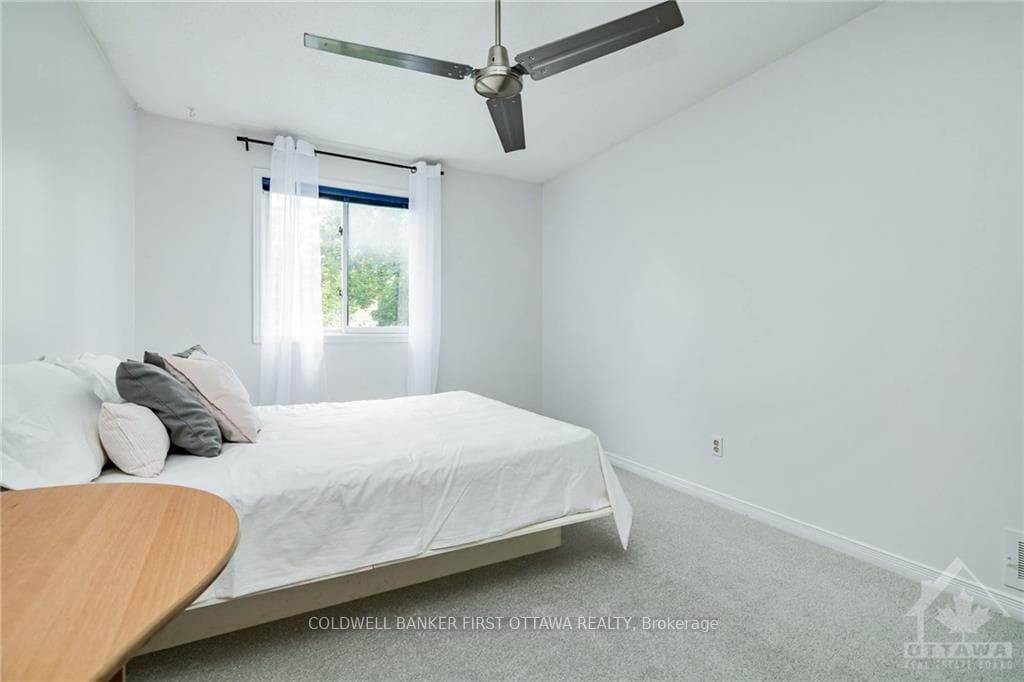 76 WATERTON Crescent photo 26