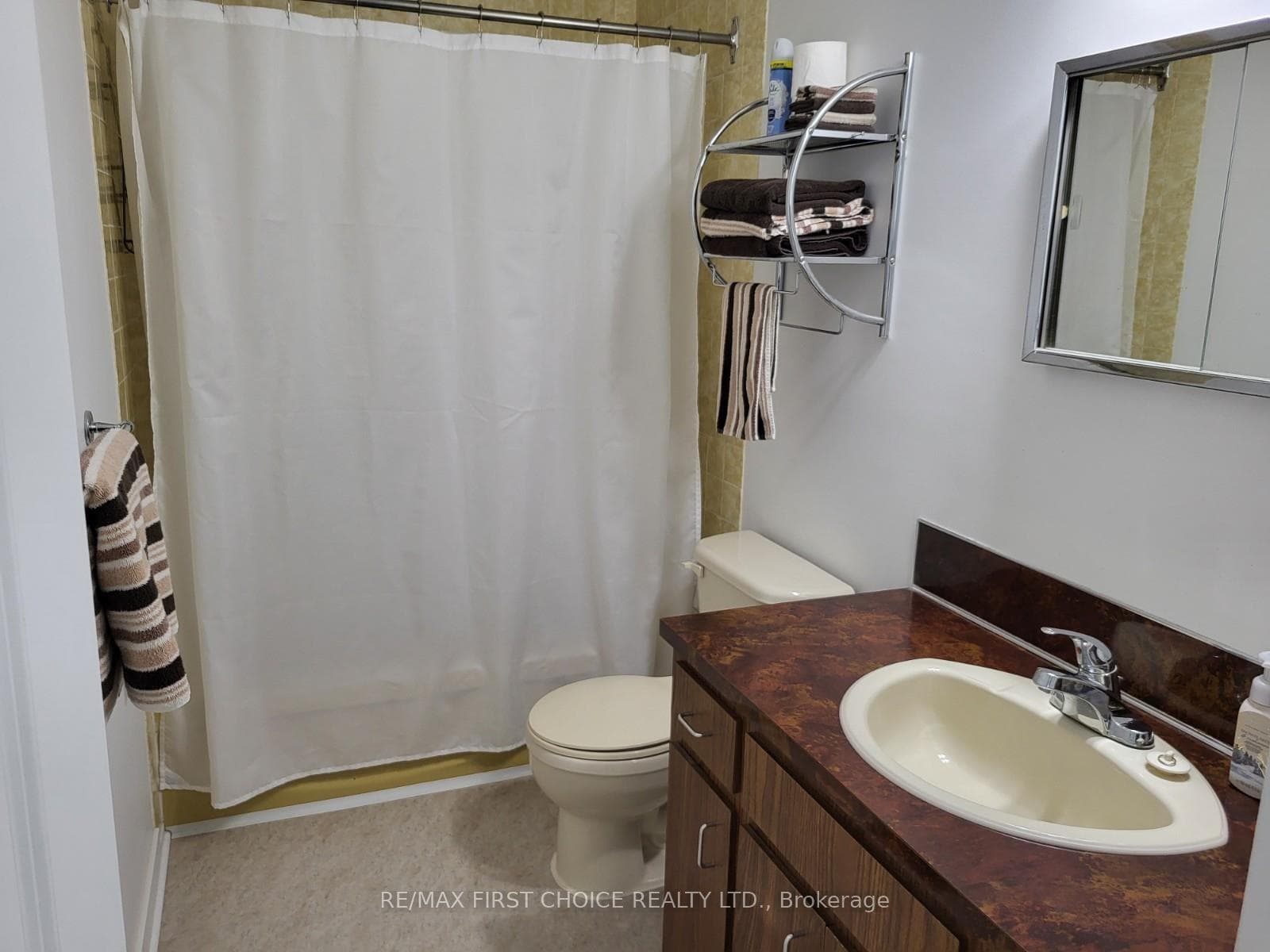716 James Street photo 19