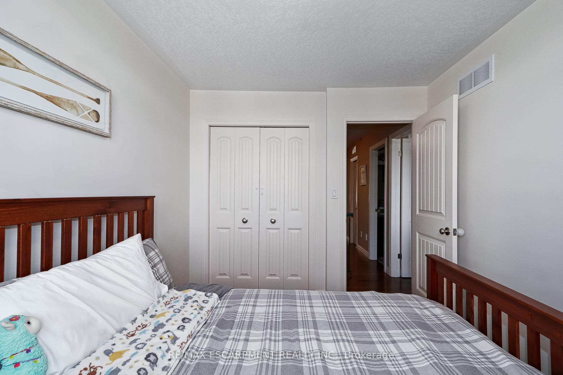 72 SILVER GLEN Boulevard photo 15