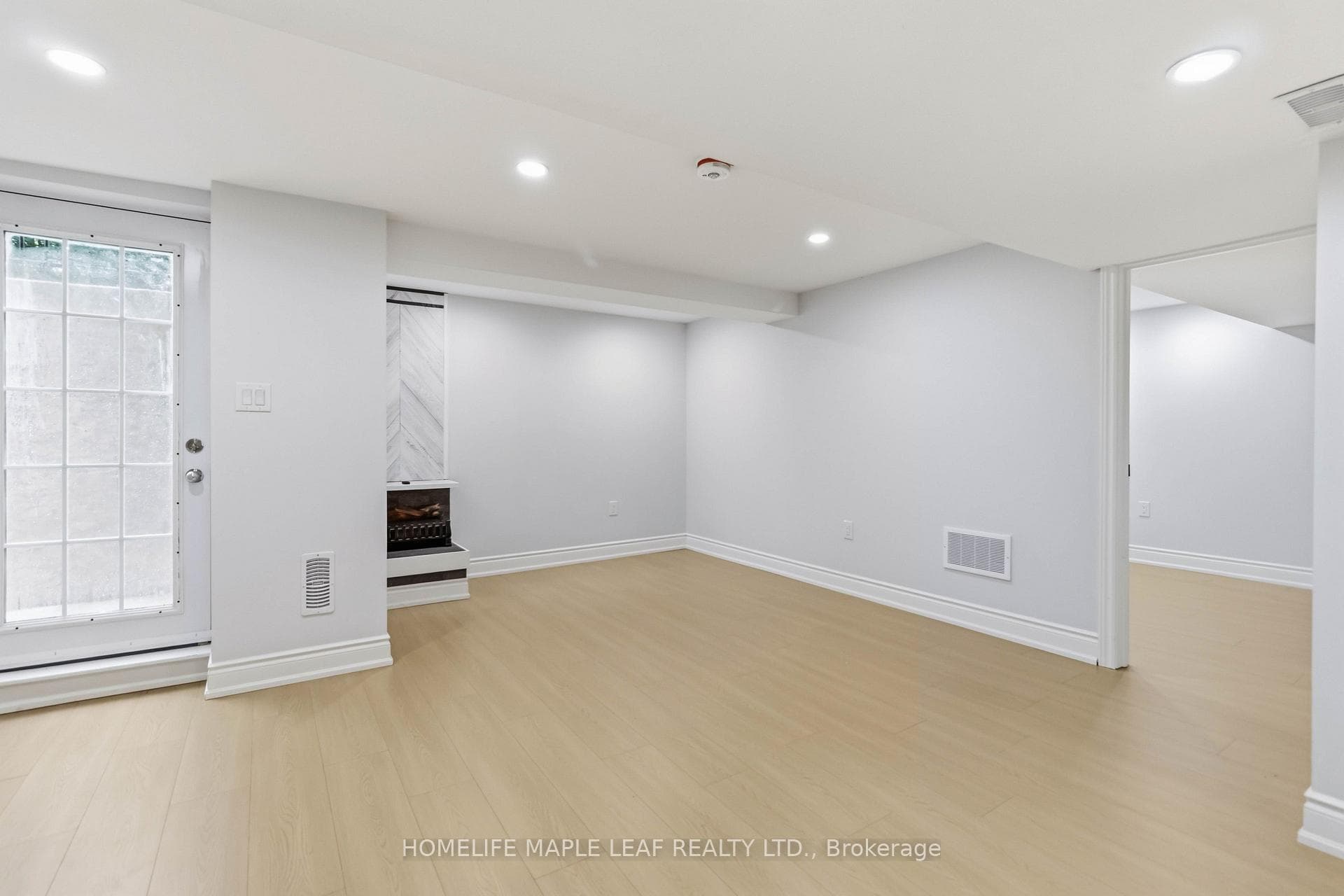 90 Burgby Avenue photo 46