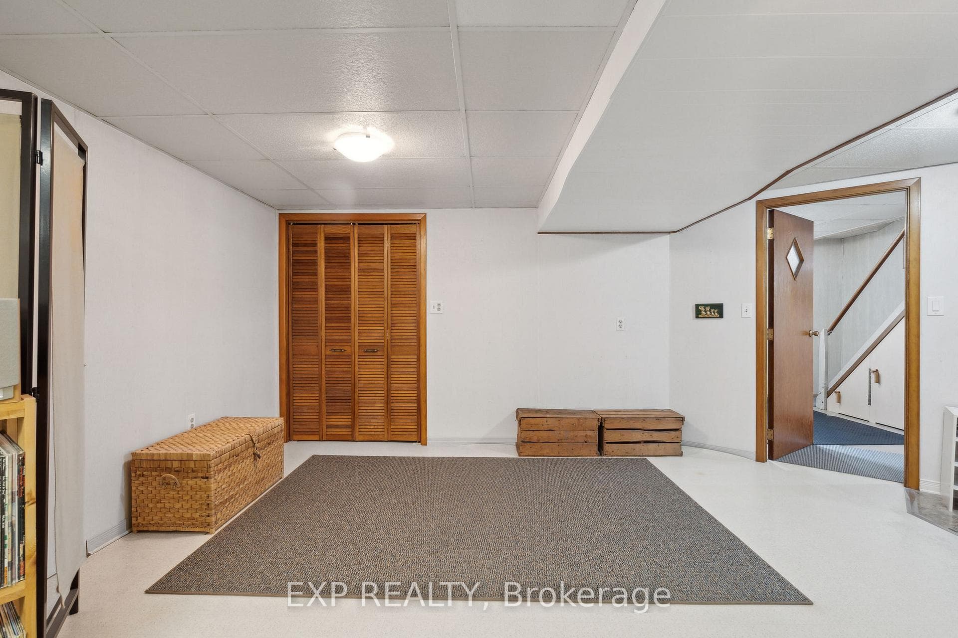224 Irving Place photo 27