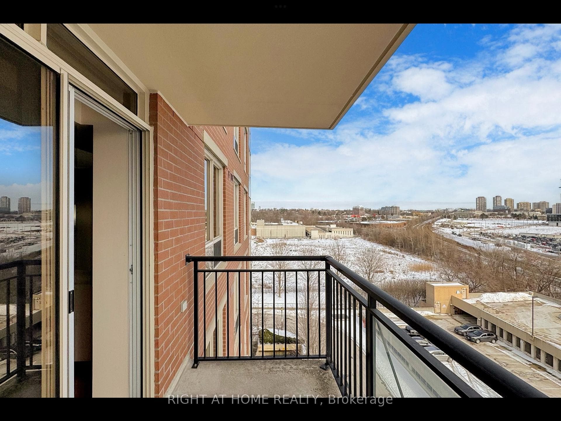 1103 Leslie Street Unit 909 photo 26