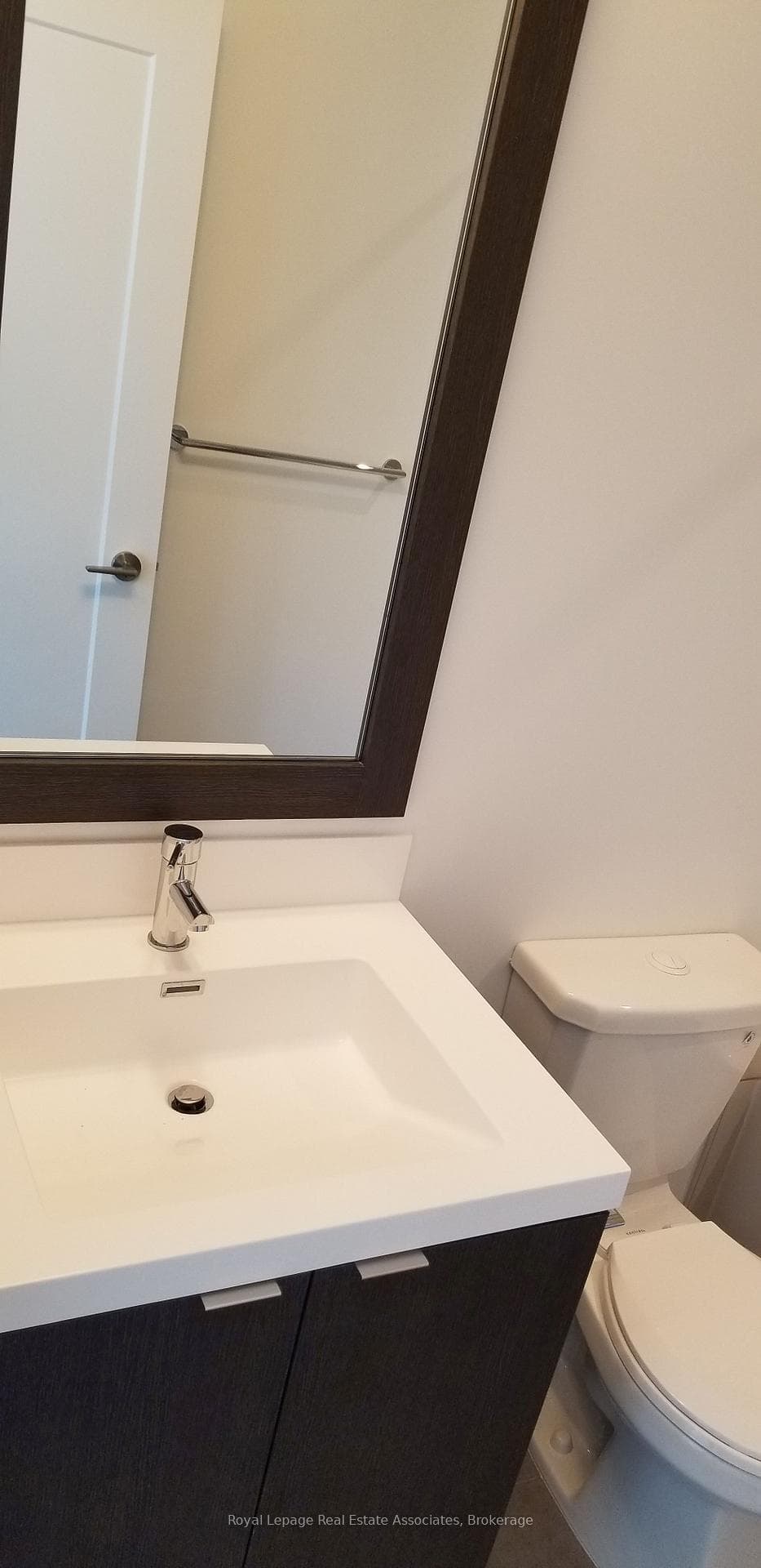 9 Mabelle Avenue Unit 921 photo 8