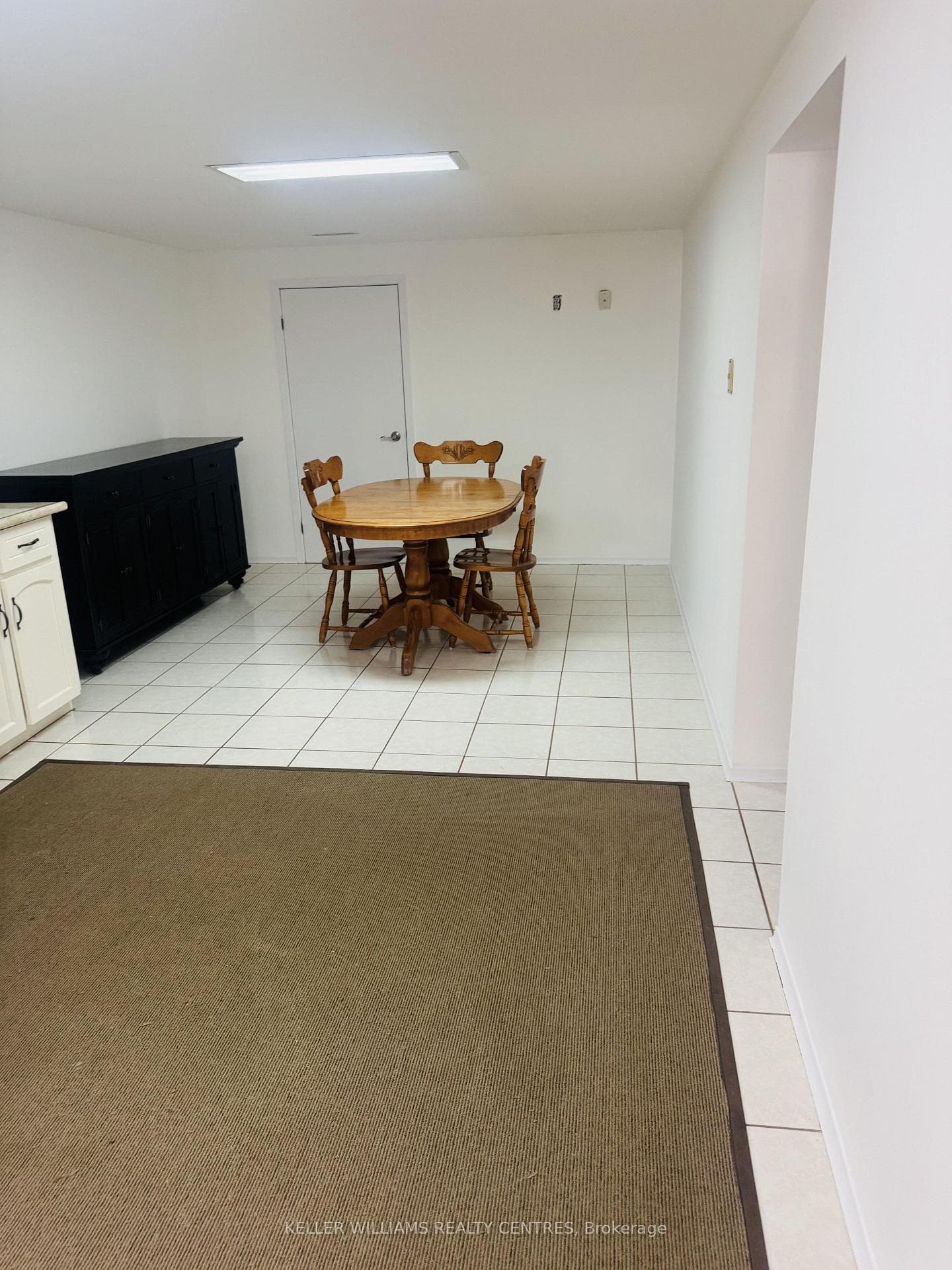 2461 Hensall Street photo 11