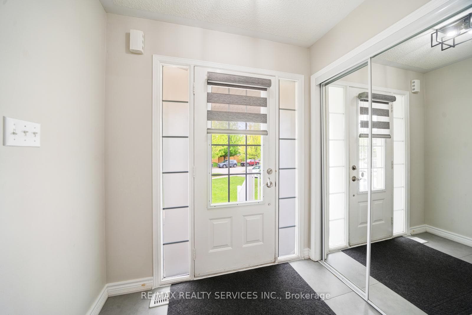 49 Woodcote Crescent photo 2
