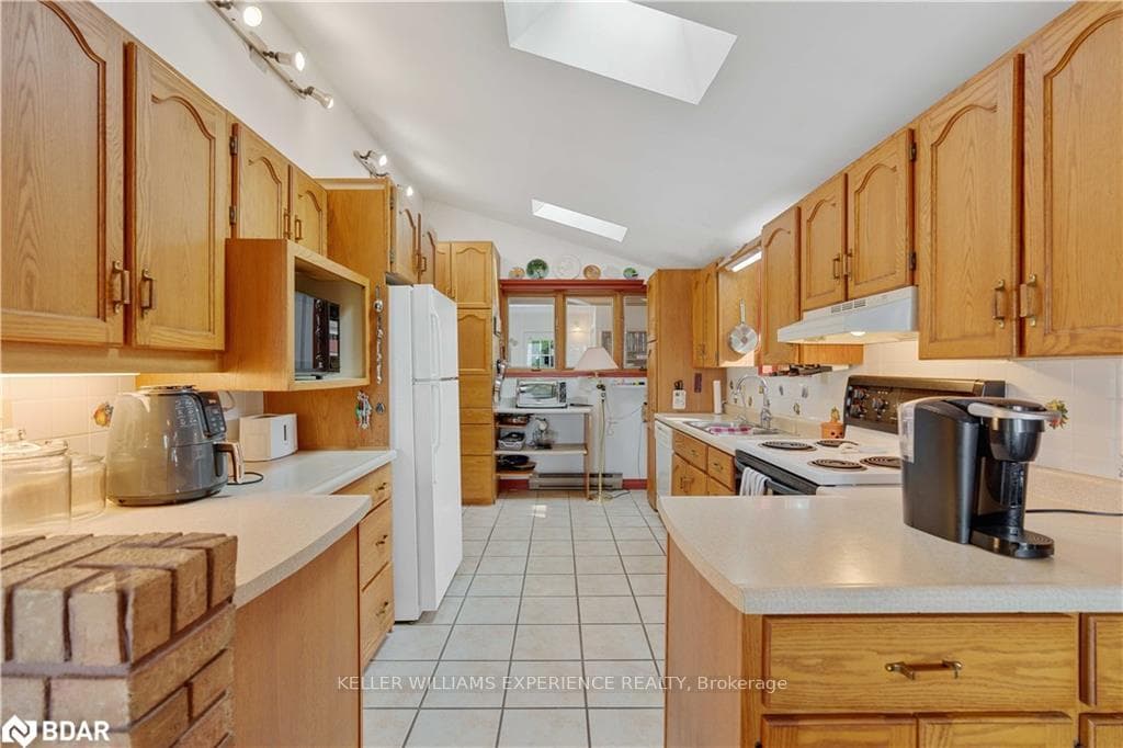 2396 Lakeshore Drive photo 10
