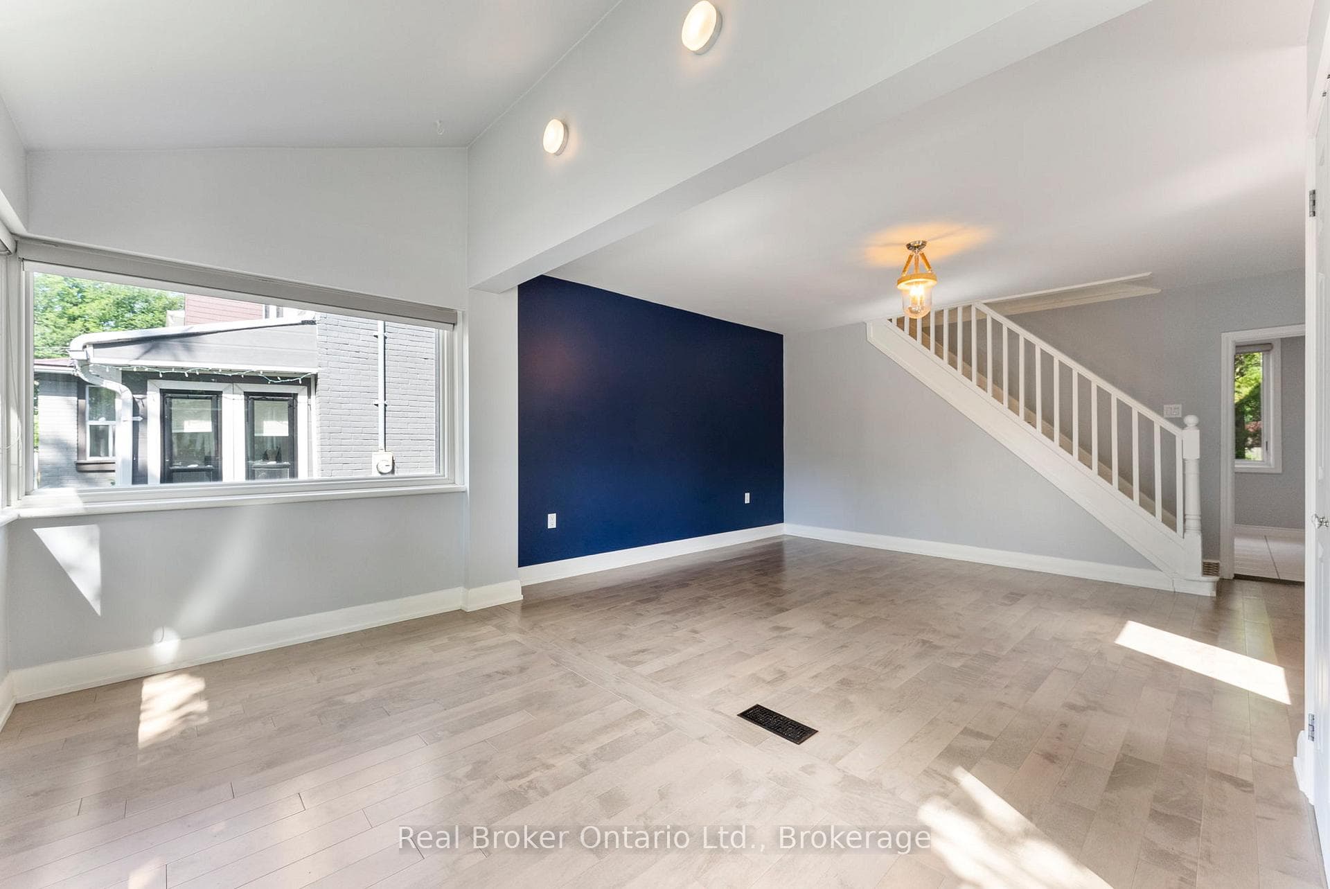 116 Symons Street photo 5