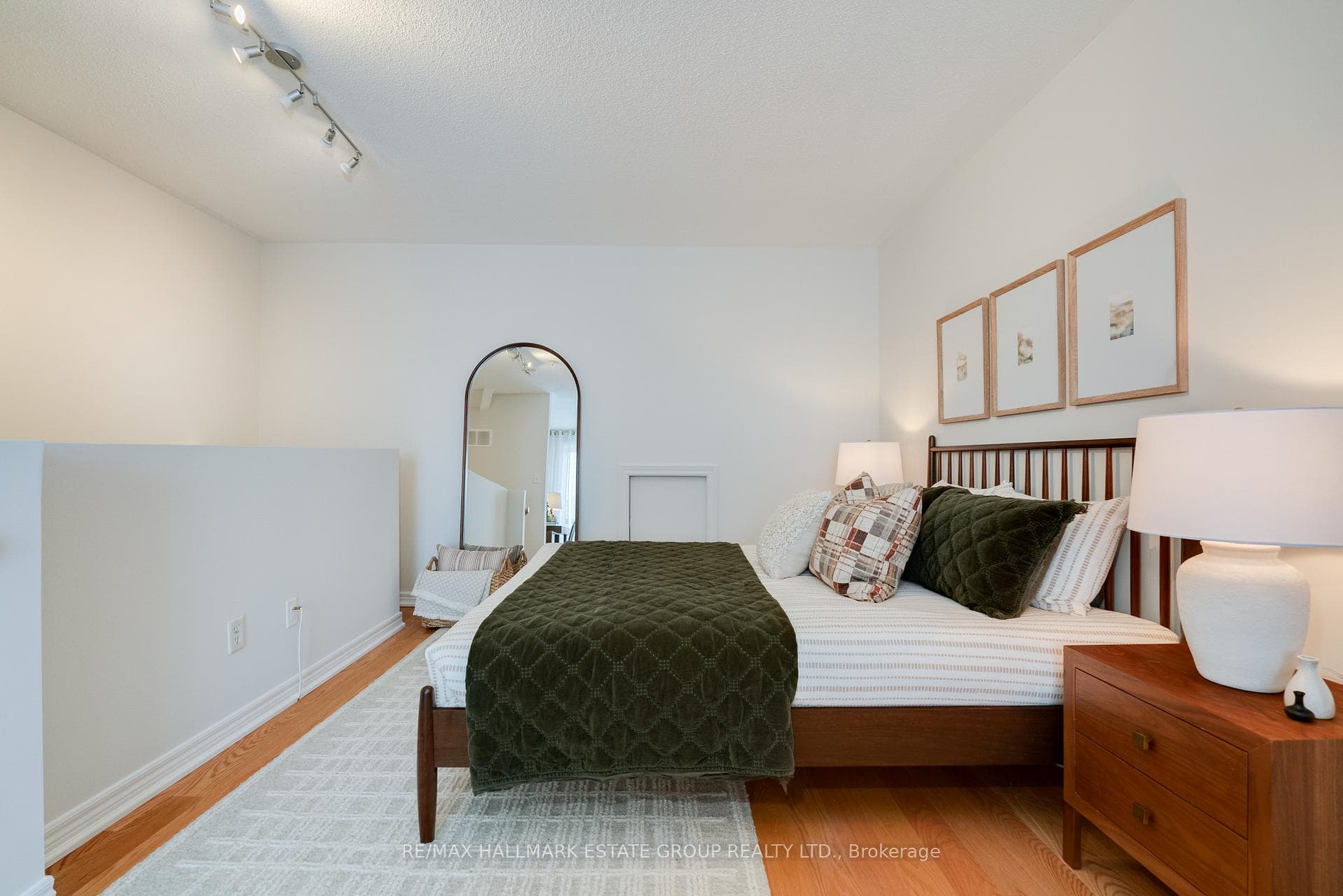 20 Leaside Park Drive Unit B photo 23