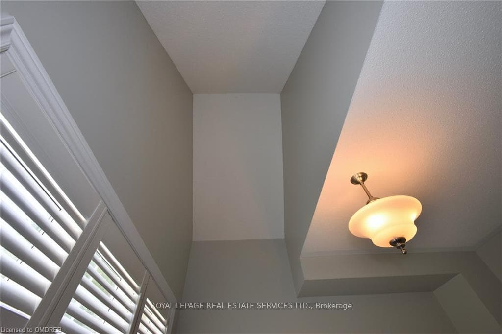 212 Beechtree Crescent photo 6