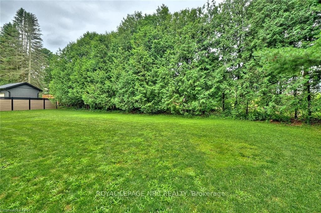 1 Alder Crescent photo 40