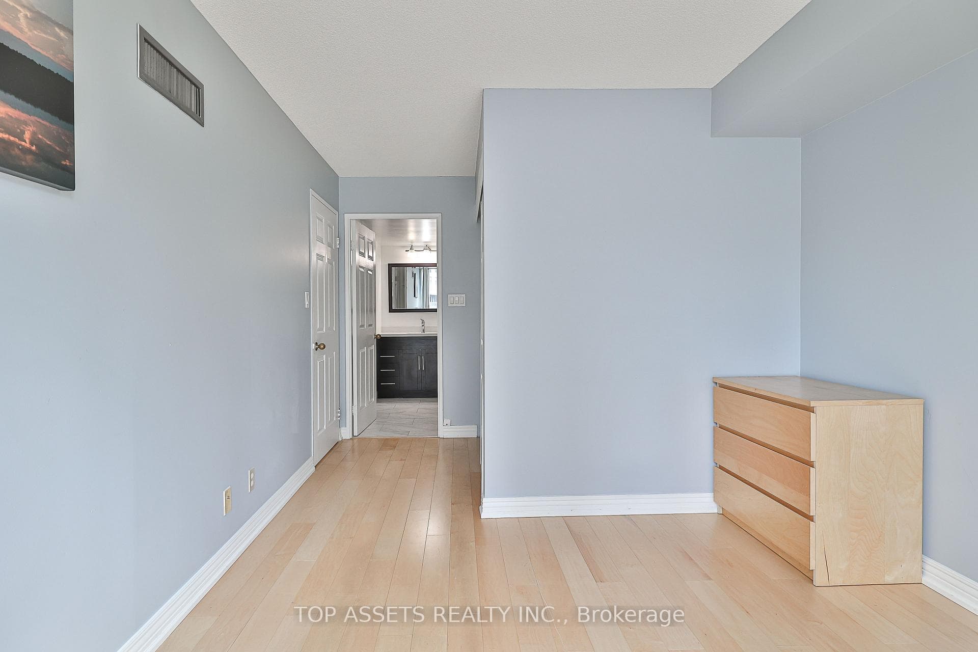 24 Wellesley Street Unit 614 photo 27