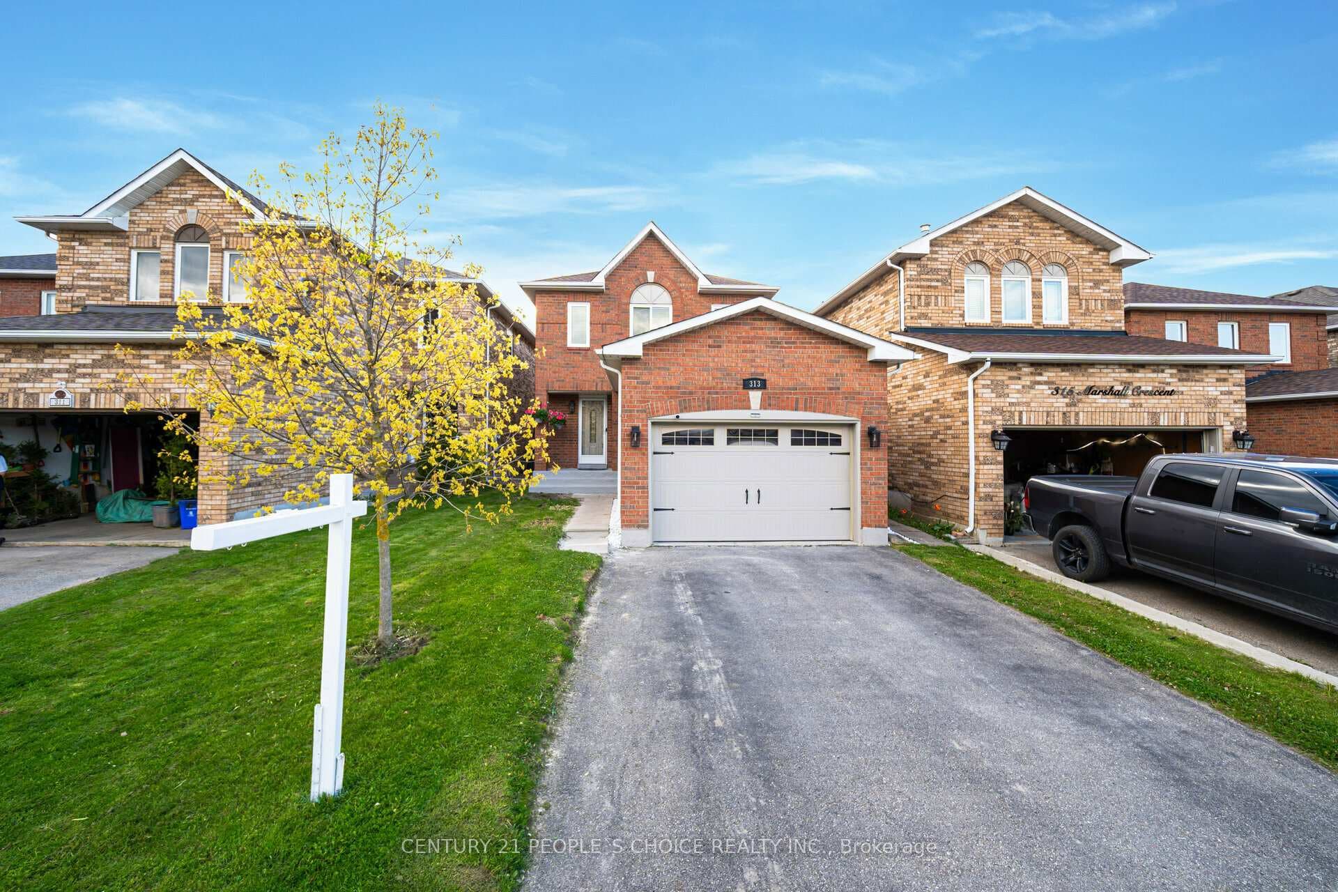 313 Marshall Crescent photo 2
