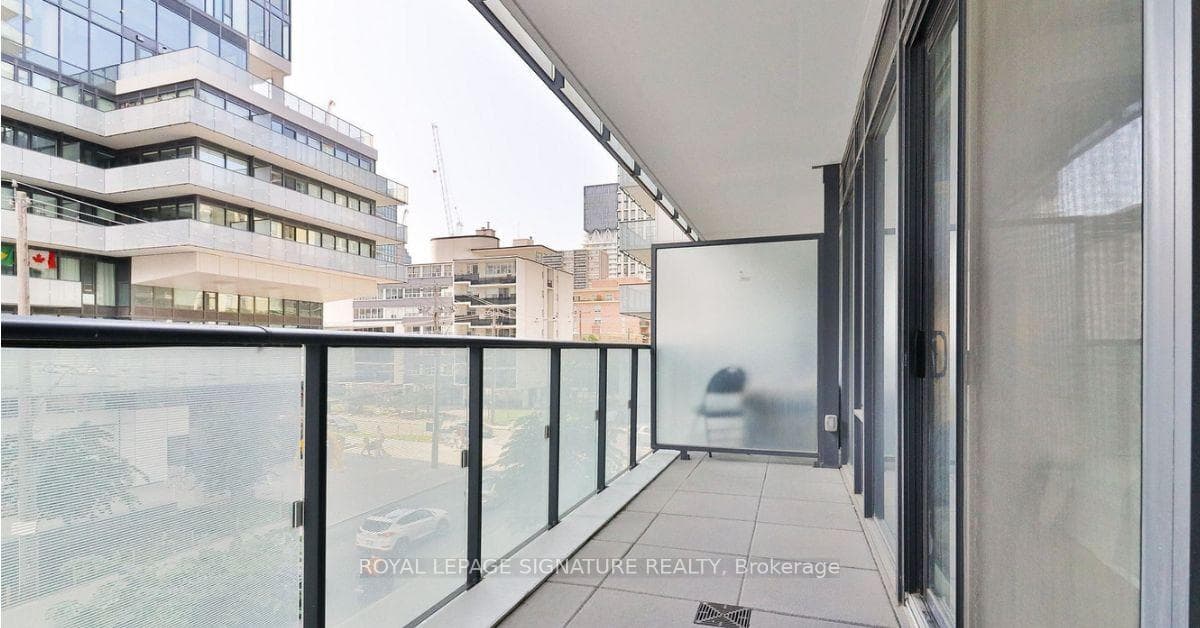 185 Roehampton Avenue Unit 219 photo 7
