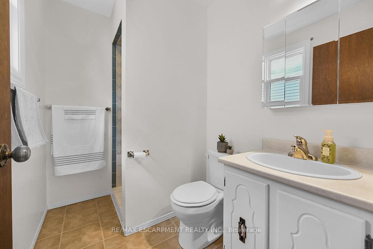 50 Athenia Drive photo 20