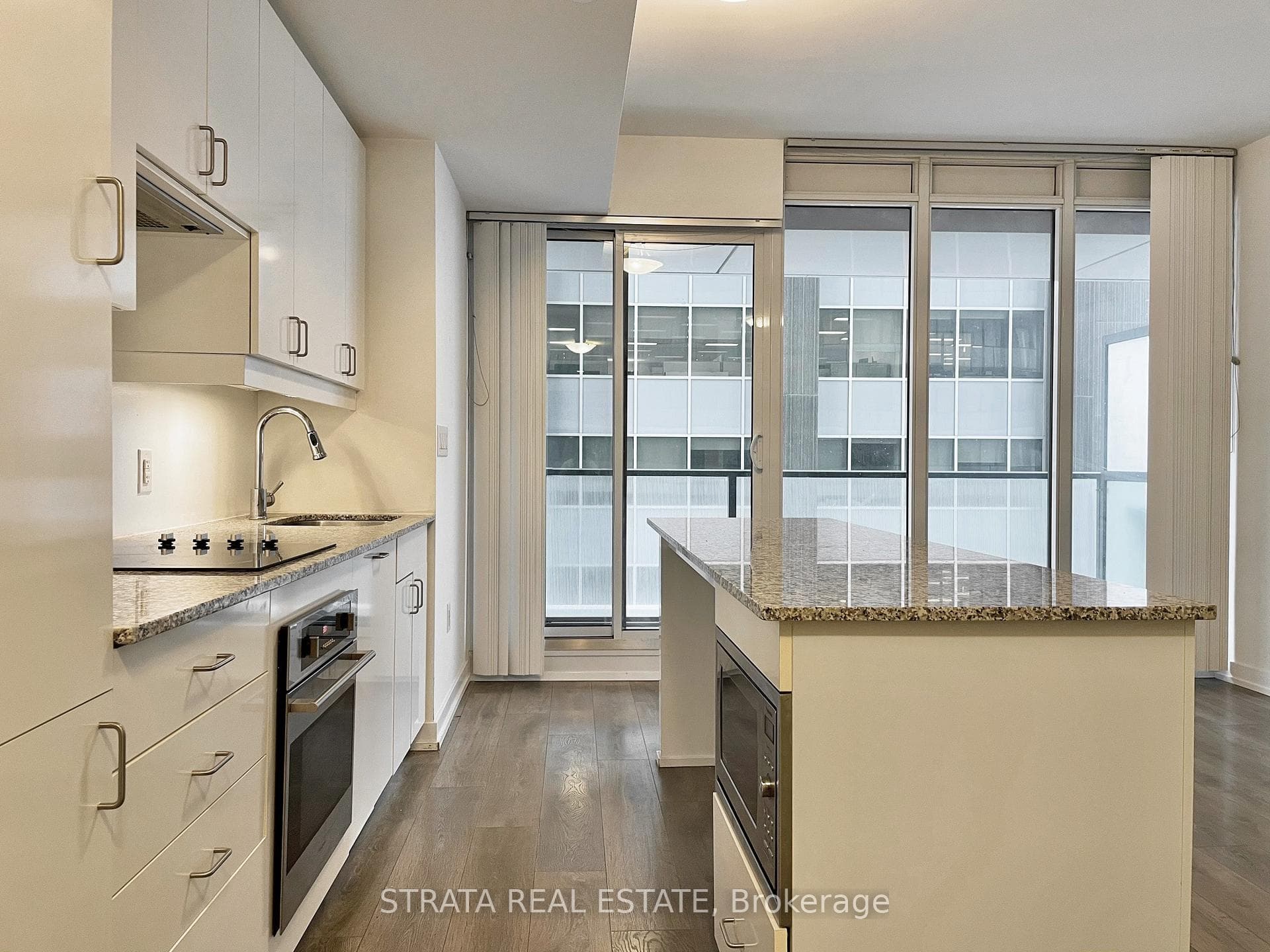 426 University Avenue Unit 2507 photo 3