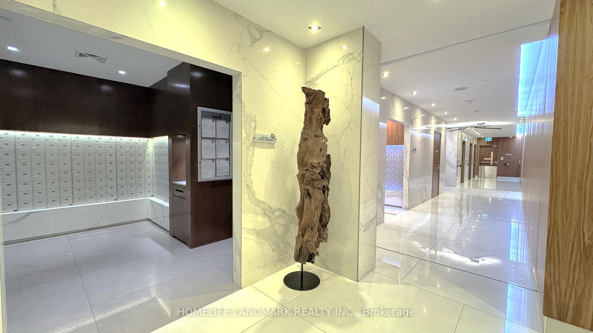 275 Village Green Square Unit 2018 photo 17