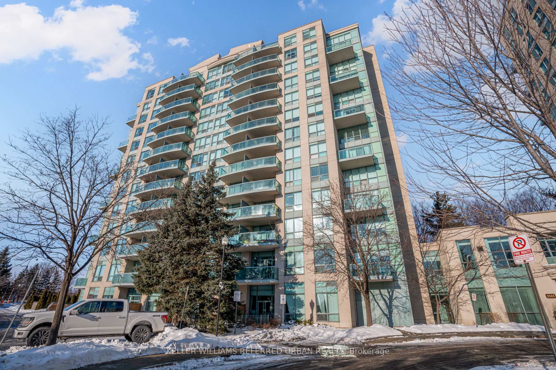 2585 Erin Centre Boulevard Unit PH7 photo 3