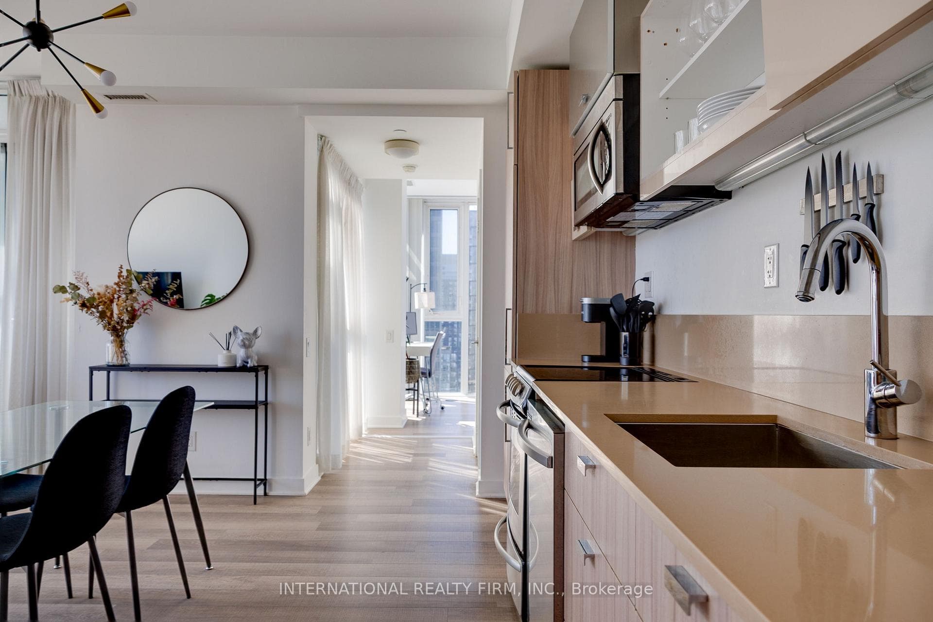 290 Adelaide Street Unit 3710 photo 3
