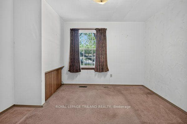 657 Viscount Road photo 30