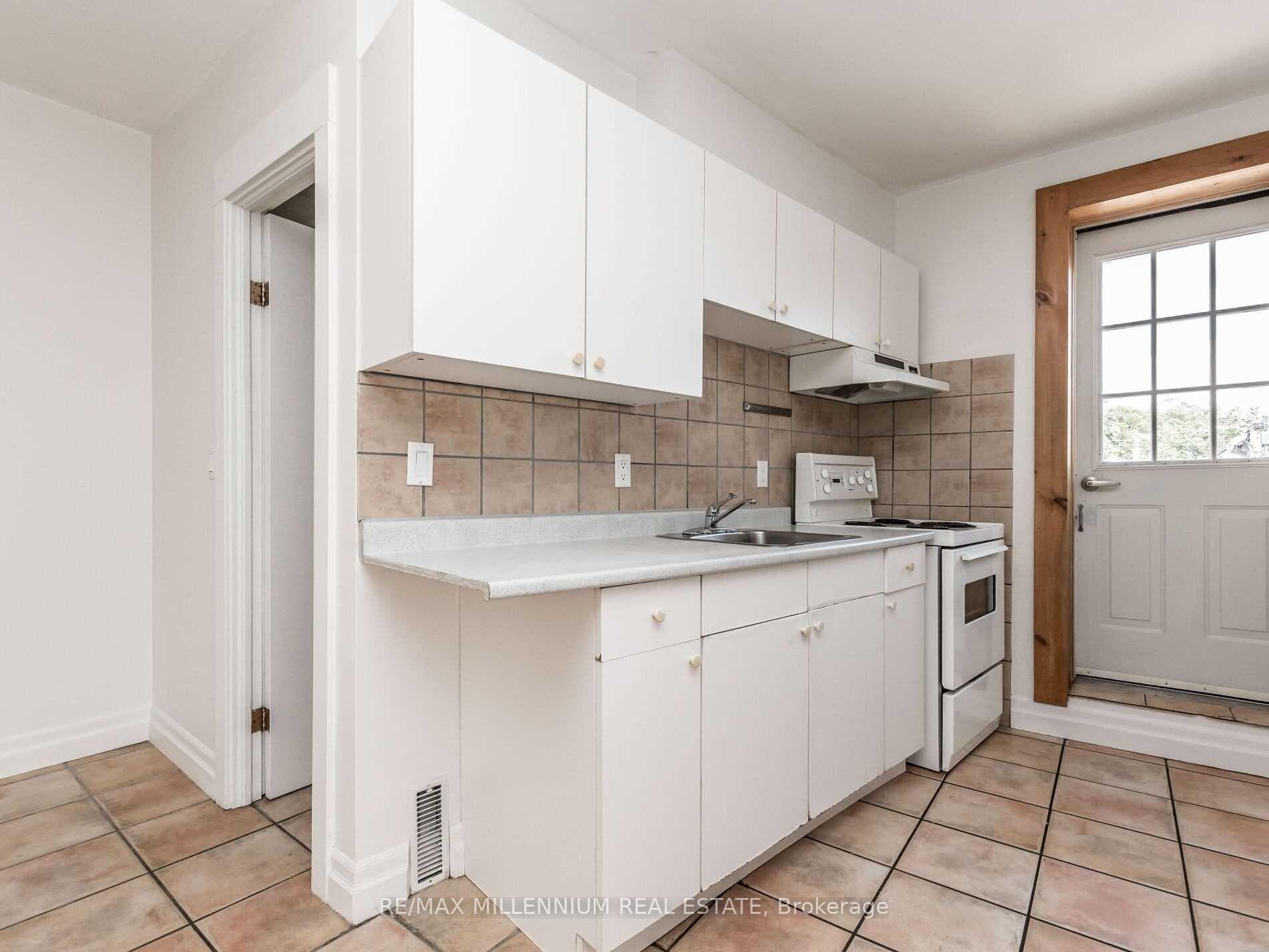 533 Beresford Avenue Unit UPPER UNIT photo 2