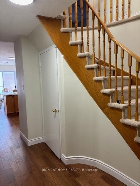 32 Harkins Drive photo 7