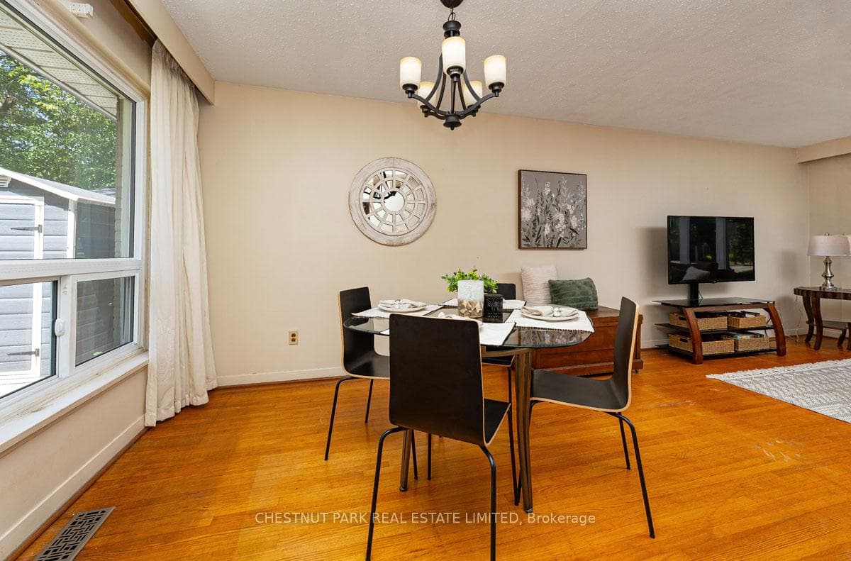 14 Vanderbrent Crescent photo 6