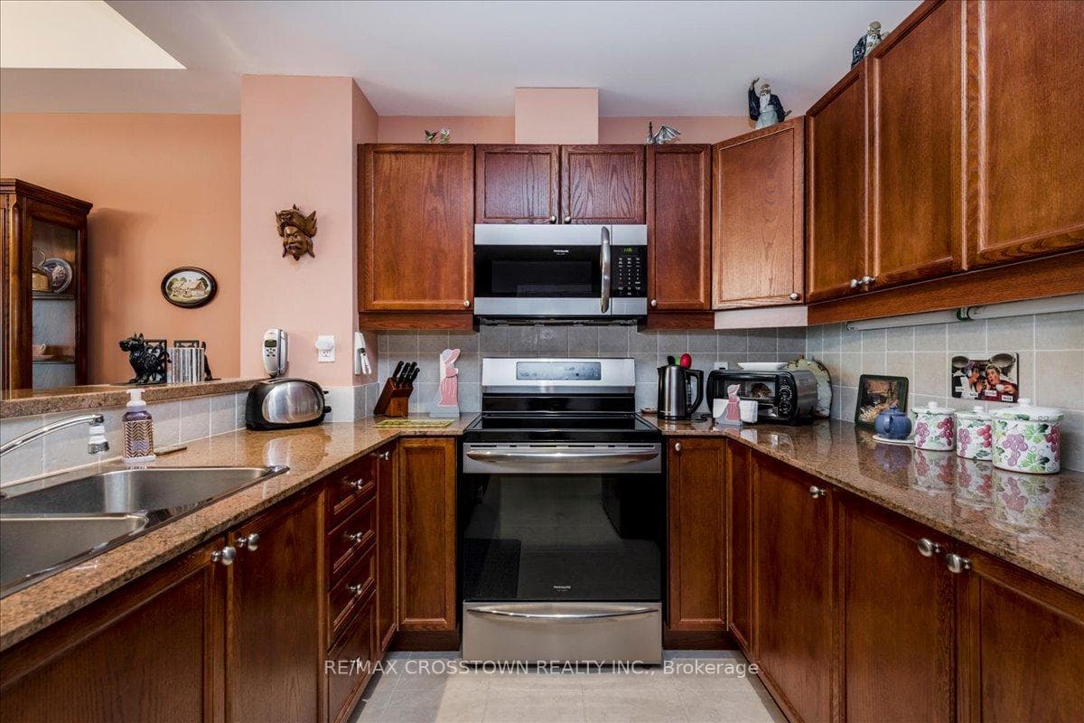 6 Toronto Street Unit 406 photo 9