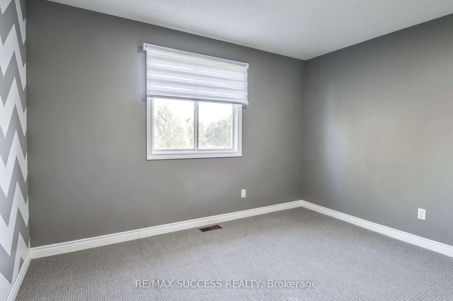 26 Tomahawk Dr, Main, Drive photo 26
