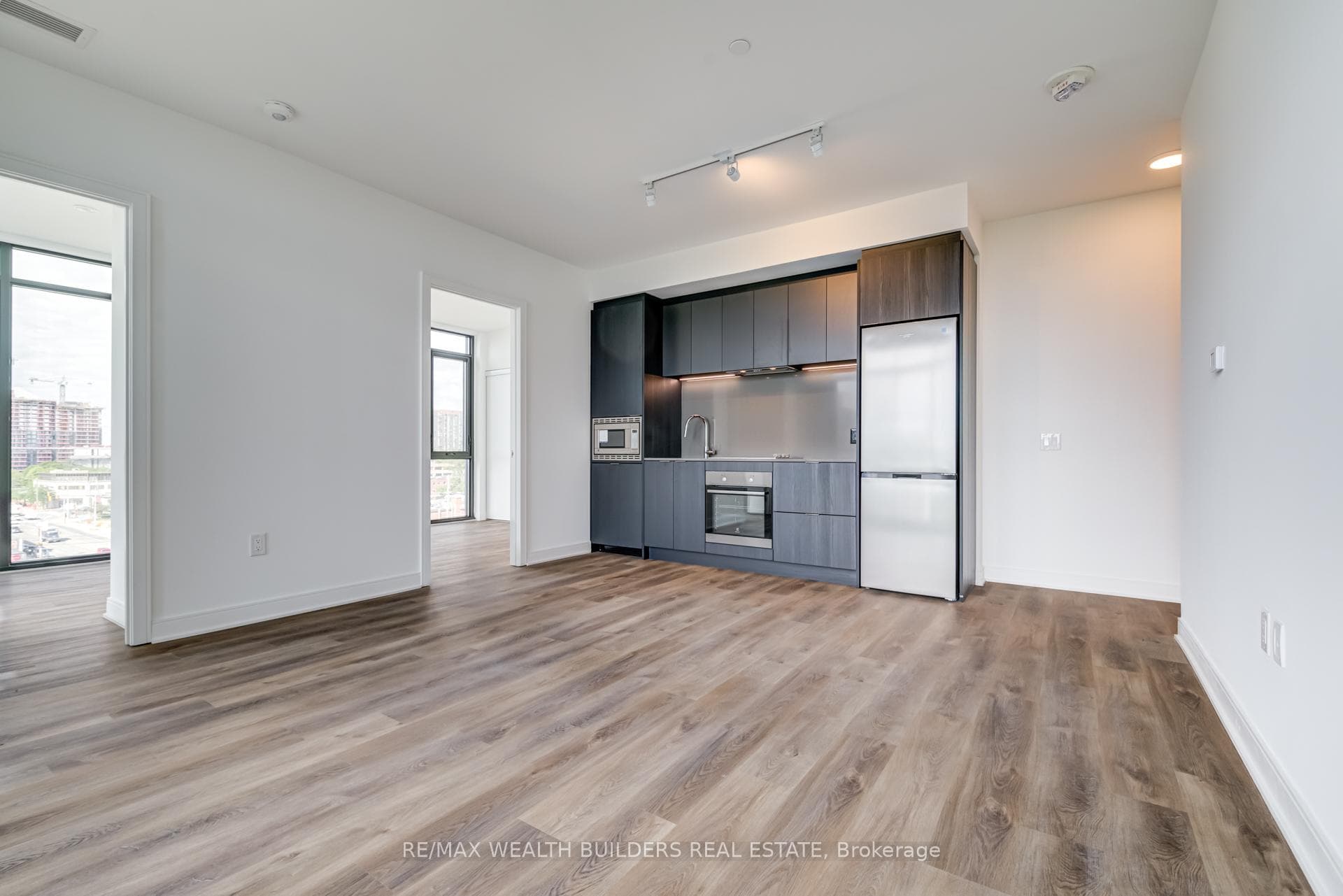 86 Dundas Street Unit 702 photo 10