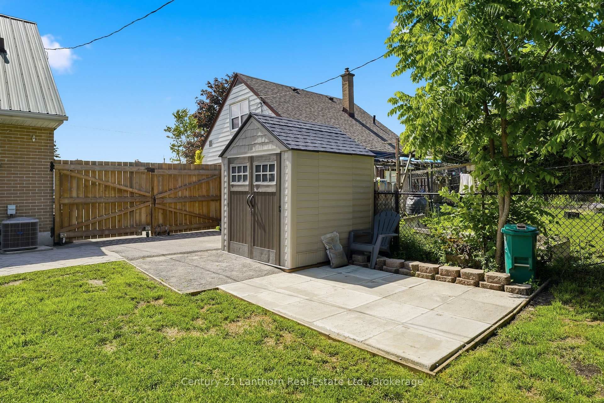 63 Fourth Avenue photo 22
